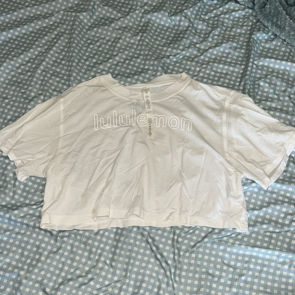 Lululemon crop top